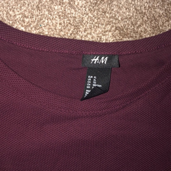 Maroon H&M T-shirt - Picture 2 of 3